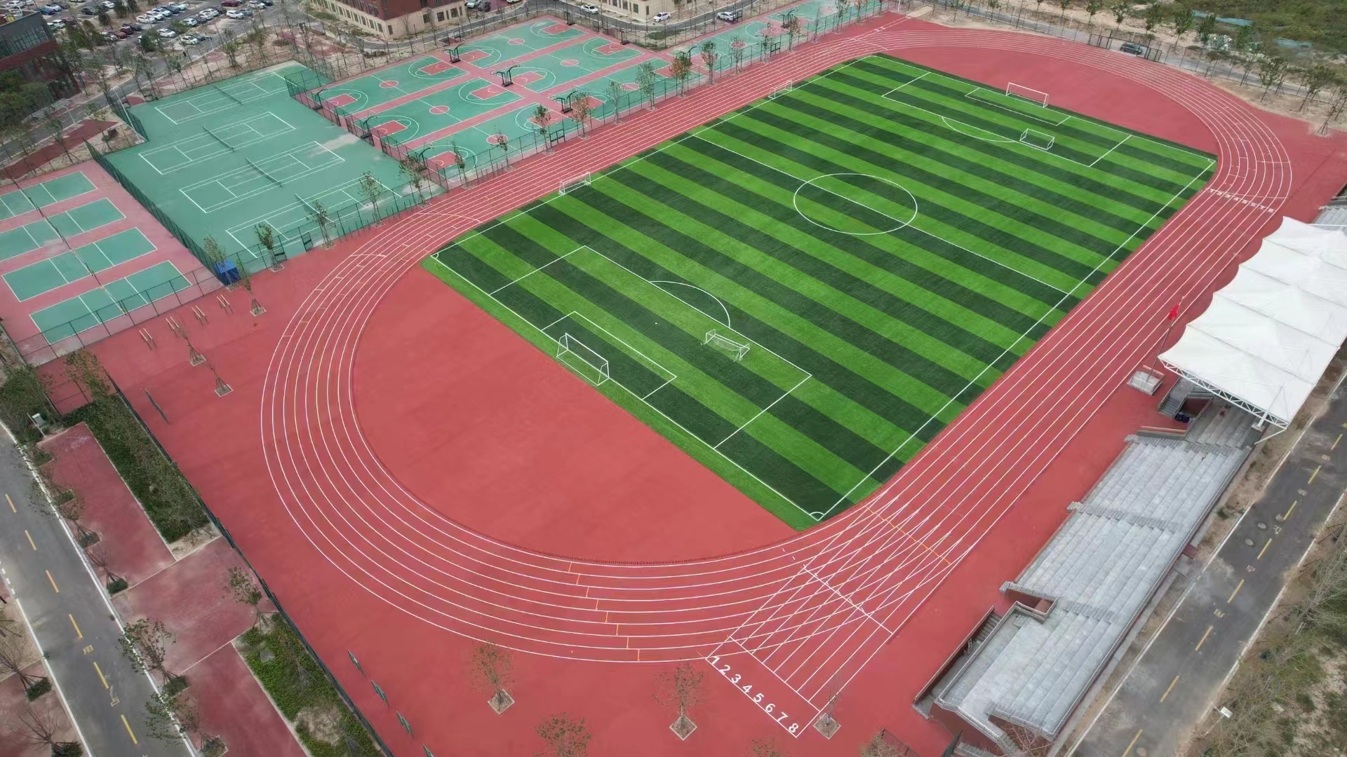 杭州市足球场人造草坪塑胶跑道材料 - 方案